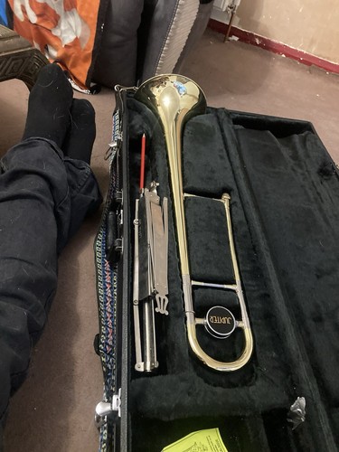 Trombone - trombone,
